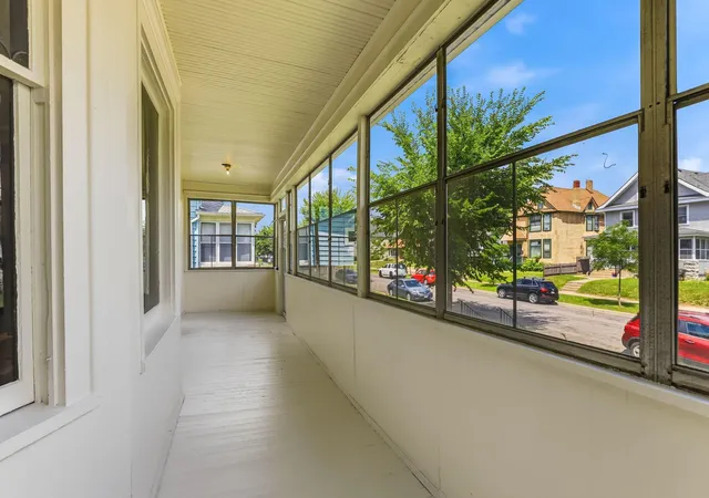 5th image of 884 Iglehart Ave, Saint Paul, MN 55104 | MLS# 7106359