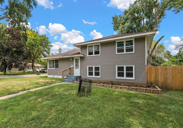 3rd image of 6924 Scott Ave N, Minneapolis, MN 55429 | MLS# 7106377