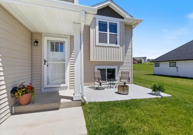 Photo 3 of Sale Pending at 314 Aspen Dr, Somerset, WI 54025 | MLS# 7106411 | Listing updated on 2026-08-17