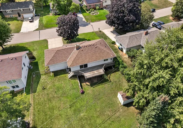 Photo 4 of Single family home for sale at 1115 Pike Lake Dr, Saint Paul, MN 55112 | MLS# 7106430 | Listing updated on 2026-10-20