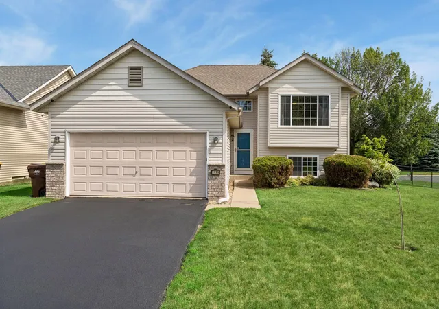Homes for sale in New Prague, MN | 1131 Village St Se, New Prague, MN 56071 | MLS# 7106435
