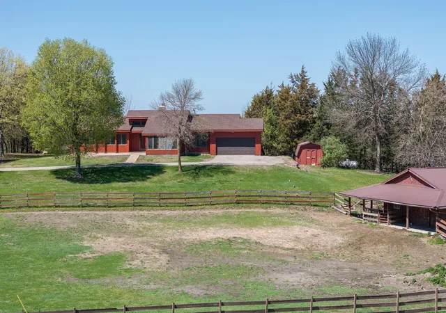 1st image of 29558 Pumpkin Hill Rd, Le Sueur, MN 56058 | MLS# 7106443