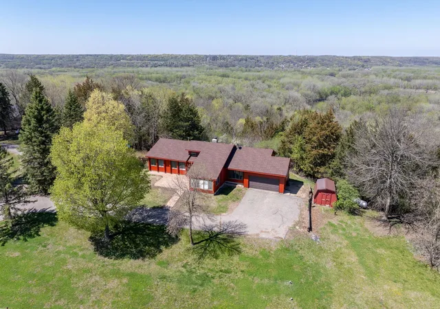 Photo 3 of Single family home for sale at 29558 Pumpkin Hl Rd, Le Sueur, MN 56058 | MLS# 7106443 | Listing updated on 2026-08-14