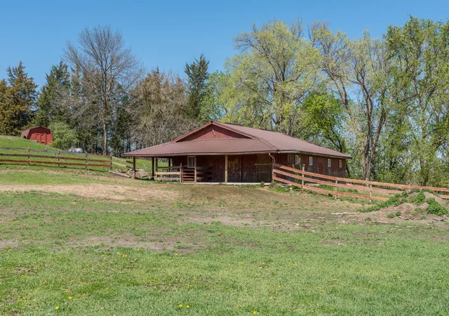 Photo 4 of Single family home for sale at 29558 Pumpkin Hl Rd, Le Sueur, MN 56058 | MLS# 7106443 | Listing updated on 2026-08-14