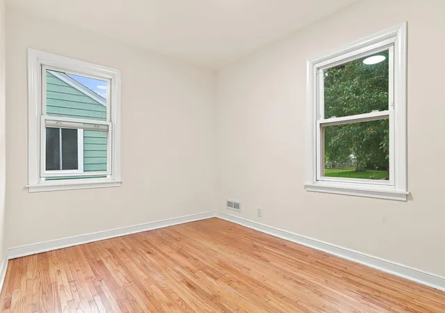 5th image of 243 13Th Ave N, South Saint Paul, MN 55075 | MLS# 7106461