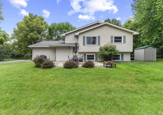 1st image of 13612 86th Ave N, Maple Grove, MN 55369 | MLS# 7106467