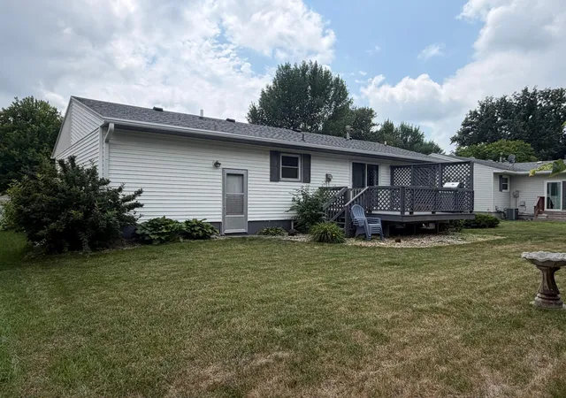 Homes for sale in Luverne, MN | 209 E Barck Ave, Luverne, MN 56156 | MLS# 7106474