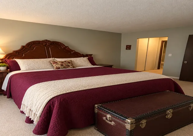 Photo 4 of Condo for sale at 2680 Oxford St N #140, Saint Paul, MN 55113 | MLS# 7106477 | Listing updated on 2026-10-08