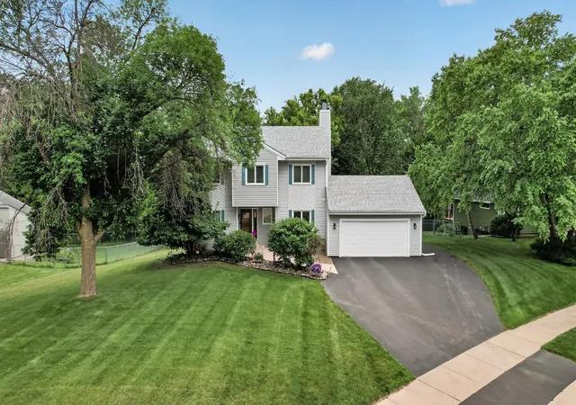 Homes for sale in Eden Prairie, MN | 18425 Harrogate Dr, Eden Prairie, MN 55346 | MLS# 7106491