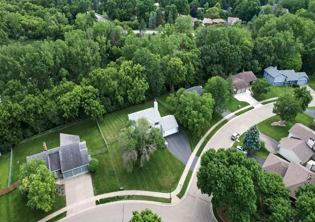 Homes for sale in Eden Prairie, MN | 18425 Harrogate Dr, Eden Prairie, MN 55346 | MLS# 7106491