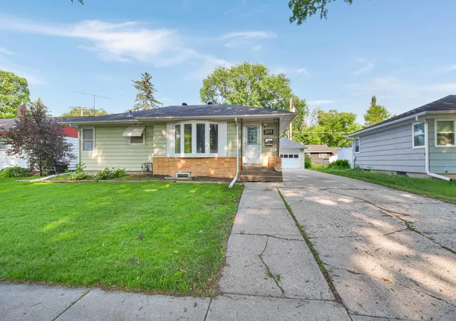 1st image of 2113 7th St N, Fargo, ND 58102 | MLS# 7106502