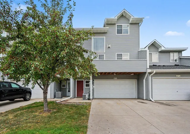 Photo 1 of Single family home for sale at 697 Kingfisher Ln #H, Saint Paul, MN 55125 | MLS# 7106505 | Listing updated on 2026-10-23