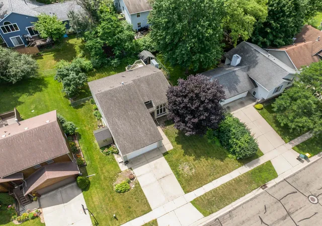 2nd image of 826 Northland Pl Ne, Rochester, MN 55906 | MLS# 7106514