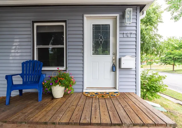 Photo 3 of Sale Pending at 147 Lawson Ave E, Saint Paul, MN 55117 | MLS# 7106561 | Listing updated on 2026-08-13