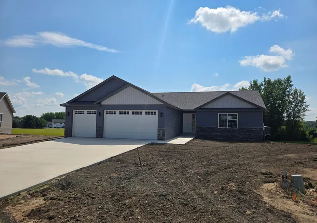 Single family home for sale at 3 Marie Cir, Elysian, MN 56028 | MLS# 7106562