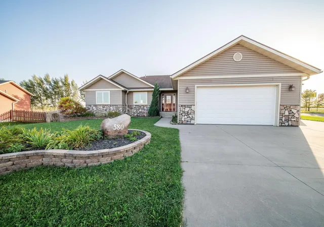 2nd image of 580 Canyon Ln Nw, Eyota, MN 55934 | MLS# 7106608