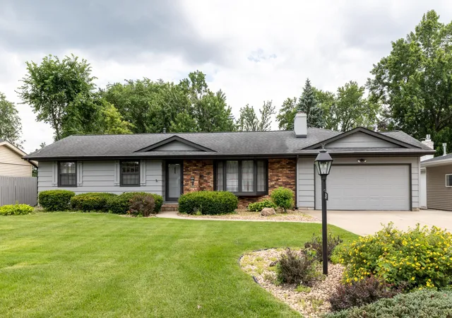 Homes for sale in Bloomington, MN | 2309 W 95th St, Bloomington, MN 55431 | MLS# 7106614