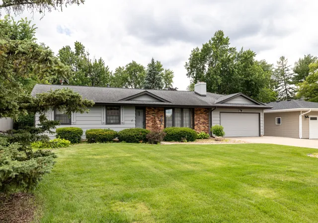 Homes for sale in Bloomington, MN | 2309 W 95th St, Bloomington, MN 55431 | MLS# 7106614