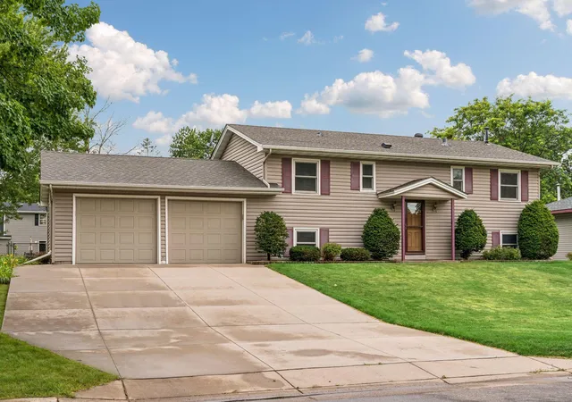 Homes for sale in Coon Rapids, MN | 10424 Zion St Nw, Coon Rapids, MN 55433 | MLS# 7106621