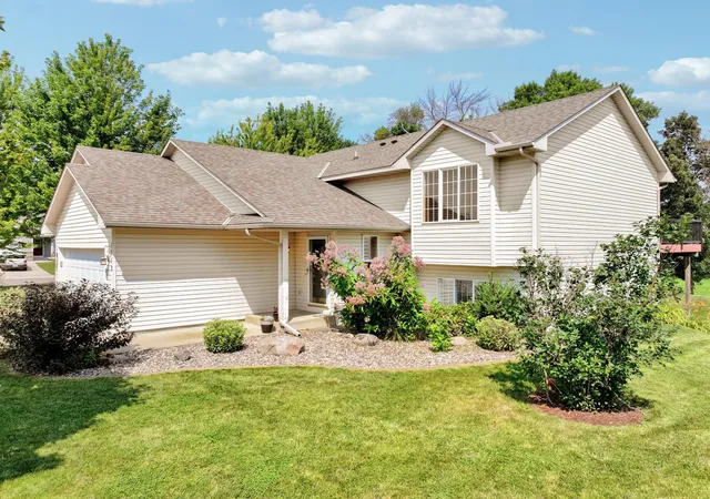 2nd image of 1512 Pond View Ct, Cologne, MN 55322 | MLS# 7106624