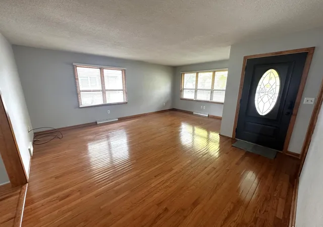 5th image of 1002 Poplar Ave, Marshall, MN 56258 | MLS# 7106627