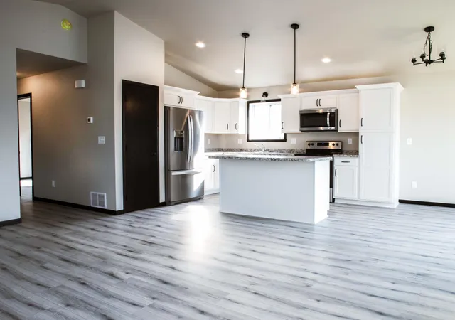 2nd image of 1114 Meadowlark Ln S, Casselton, ND 58012 | MLS# 7106632