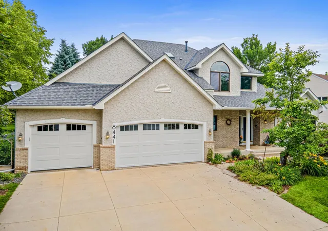 Homes for sale in Chanhassen, MN | 8441 W Lake Dr, Chanhassen, MN 55317 | MLS# 7106639