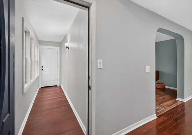 Photo 2 of Sale Pending at 568 Western Ave N, Saint Paul, MN 55103 | MLS# 7106688 | Listing updated on 2026-08-25