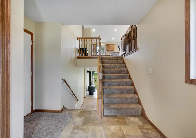 5th image of 1108 Mulberry Ave Ne, Montgomery, MN 56069 | MLS# 7106696