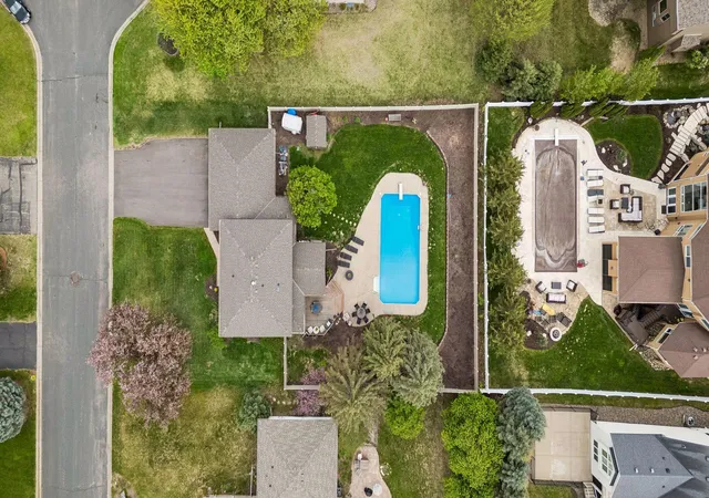 Photo 3 of Sale Pending at 900 Nina Ct, Saint Paul, MN 55118 | MLS# 7106723 | Listing updated on 2026-10-08