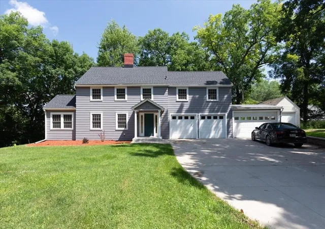 Homes for sale in Menomonie, WI | 1319 Oakwood Ave, Menomonie, WI 54751 | MLS# 7106733