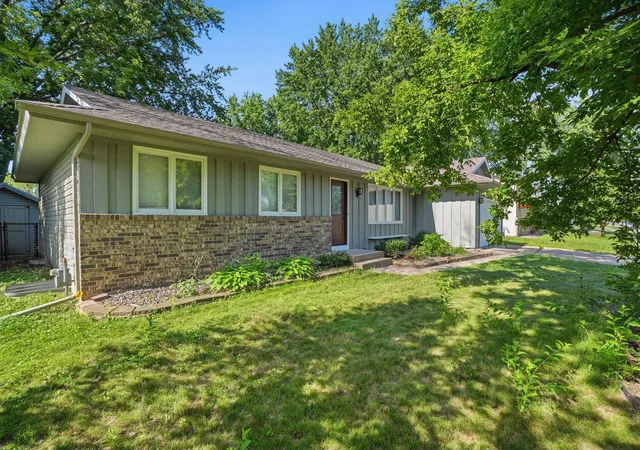 31st image of 916 Whitney Dr, Saint Paul, MN 55124 | MLS# 7106738