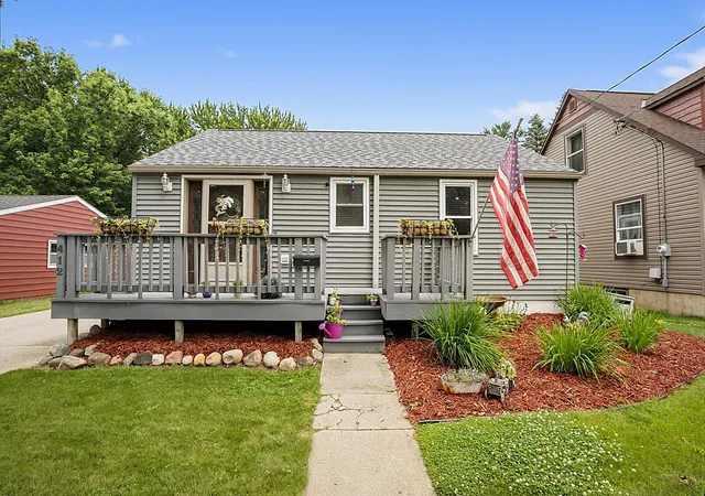 1st image of 412 Red River Ave S, Cold Spring, MN 56320 | MLS# 7106742