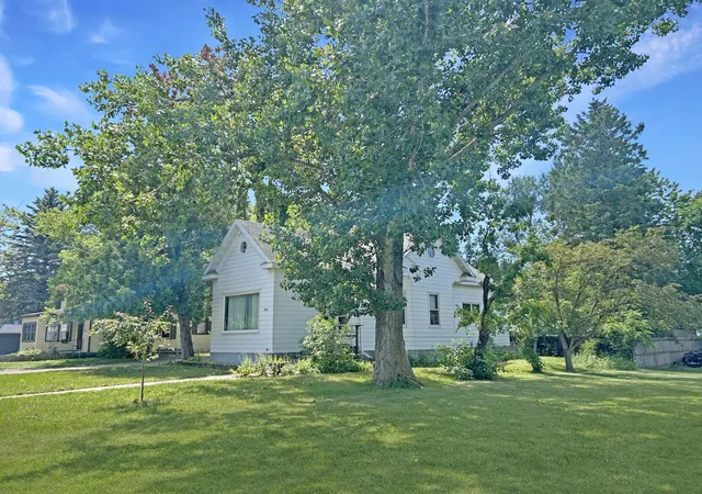 Photo 2 of Single family home for sale at 1213 Jefferson St S, Wadena, MN 56482 | MLS# 7106748 | Listing updated on 2026-08-26