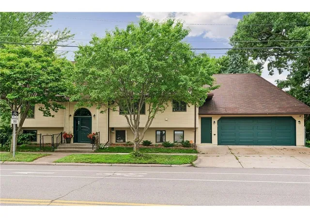 Photo 2 of Single family home for sale at 707 Hamline Ave S, Saint Paul, MN 55116 | MLS# 7106754 | Listing updated on 2026-09-17