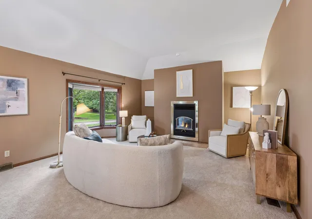 Photo 3 of Single family home for sale at 707 Hamline Ave S, Saint Paul, MN 55116 | MLS# 7106754 | Listing updated on 2026-09-17