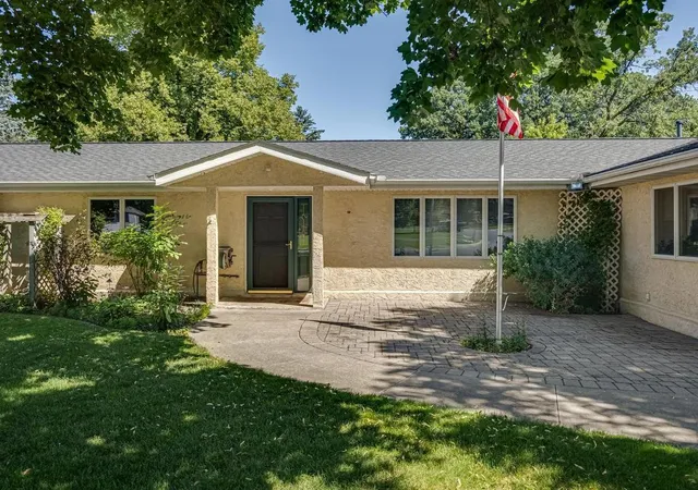 2nd image of 5890 Henry St, Maple Plain, MN 55359 | MLS# 7106763