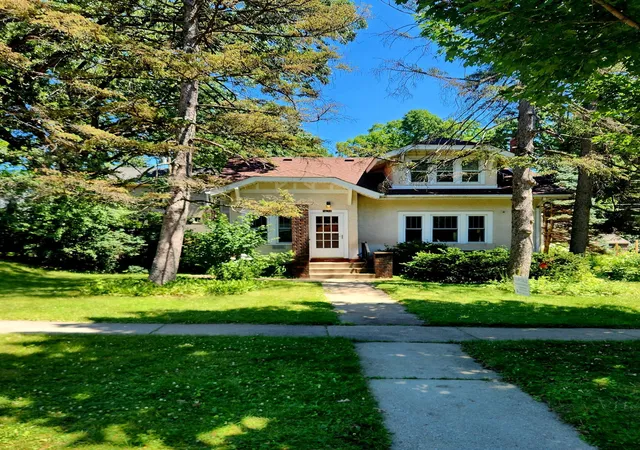 Photo 1 of Single family home for sale at 1434 Hythe St, Saint Paul, MN 55108 | MLS# 7106797 | Listing updated on 2026-09-04