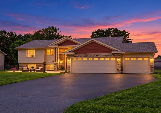 Photo 3 of Single family home for sale at 878 Kelly St, Circle Pines, MN 55014 | MLS# 7106857 | Listing updated on 2026-10-20