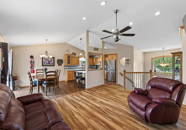 5th image of 878 Kelly St, Circle Pines, MN 55014 | MLS# 7106857
