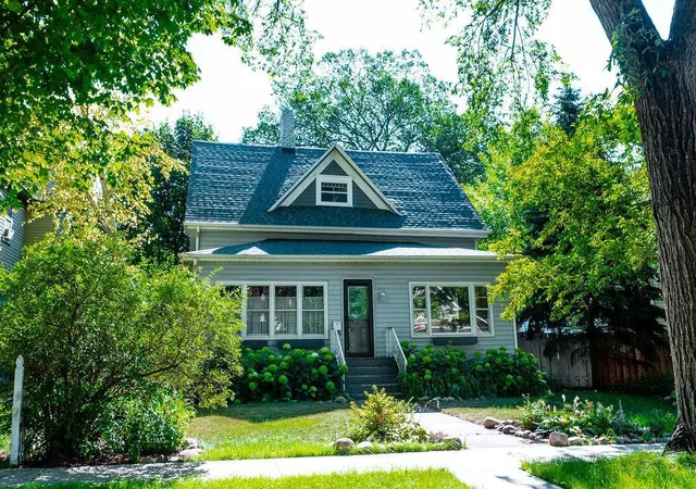 Photo 2 of Single family home for sale at 1020 7th Street S, Fargo, ND 58103 | MLS# 7106865 | Listing updated on 2026-08-27
