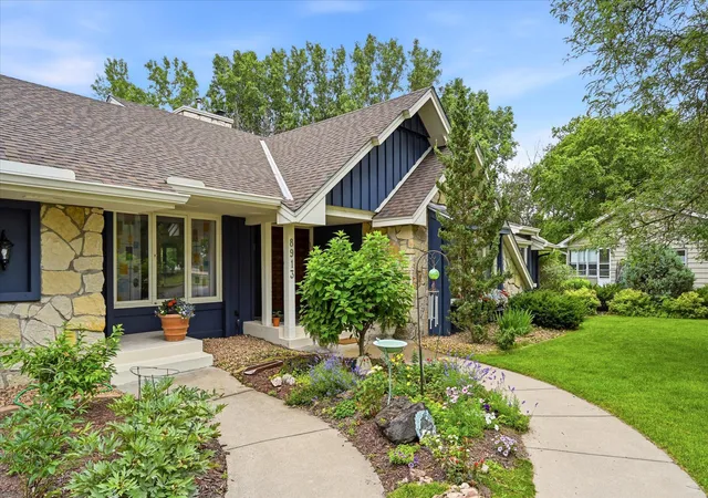 3rd image of 8913 S Minnehaha Cir, Minneapolis, MN 55426 | MLS# 7106901