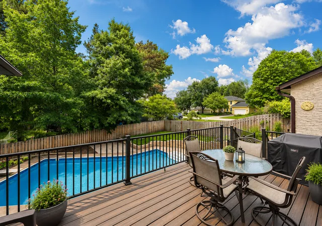 Photo 3 of Single family home for sale at 8030 Somerset Rd, Saint Paul, MN 55125 | MLS# 7106902 | Listing updated on 2026-09-07