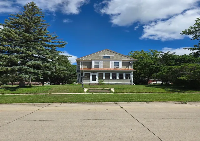 Photo 1 of Single family home for sale at 103 4th Street Se, Pipestone, MN 56164 | MLS# 7106903 | Listing updated on 2026-08-17