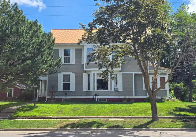 Photo 2 of Single family home for sale at 103 4th Street Se, Pipestone, MN 56164 | MLS# 7106903 | Listing updated on 2026-08-17