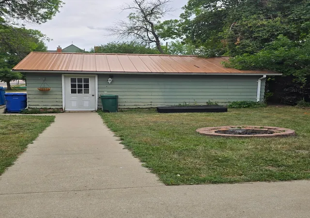 Photo 4 of Single family home for sale at 103 4th Street SE, Pipestone, MN 56164 | MLS# 7106903 | Listing updated on 2026-08-17