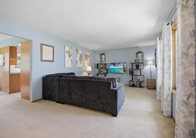 4th image of 1034 Cardinal Dr, Owatonna, MN 55060 | MLS# 7106904