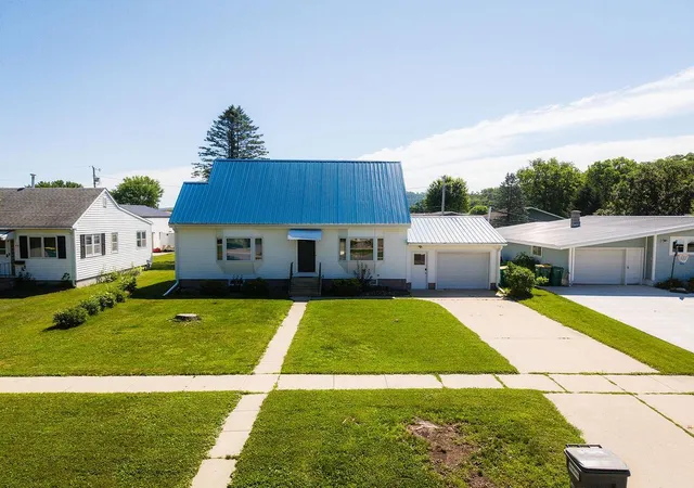 25th image of 422 S Ellsworth St, Houston, MN 55943 | MLS# 7106921