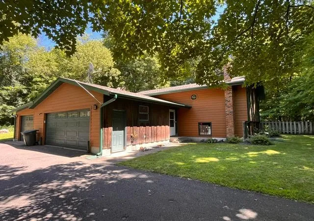3rd image of 230 N Madison St, Saint Croix Falls, WI 54024 | MLS# 7106925
