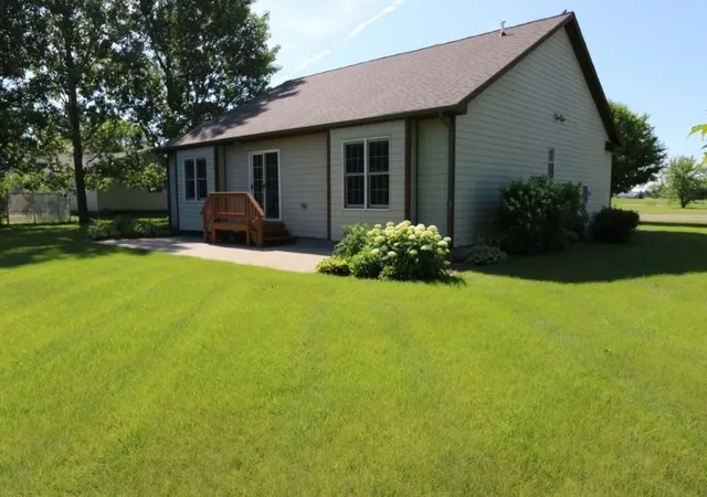 3rd image of 621 6Th St Ne, Perham, MN 56573 | MLS# 7106935